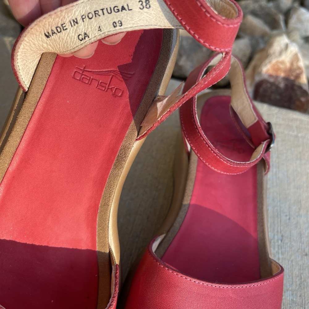 Dansko Red Leather Ankle Strap Platform Sandal  EU 38 US 7.5-8 Comfort Shoes - Picture 4 of 7